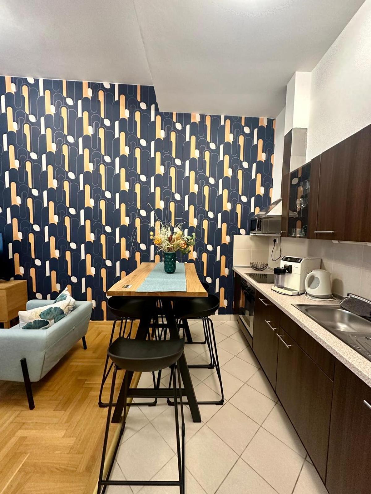Gatsby Design Apartment By Chivi In Gozsdu #Freeparking